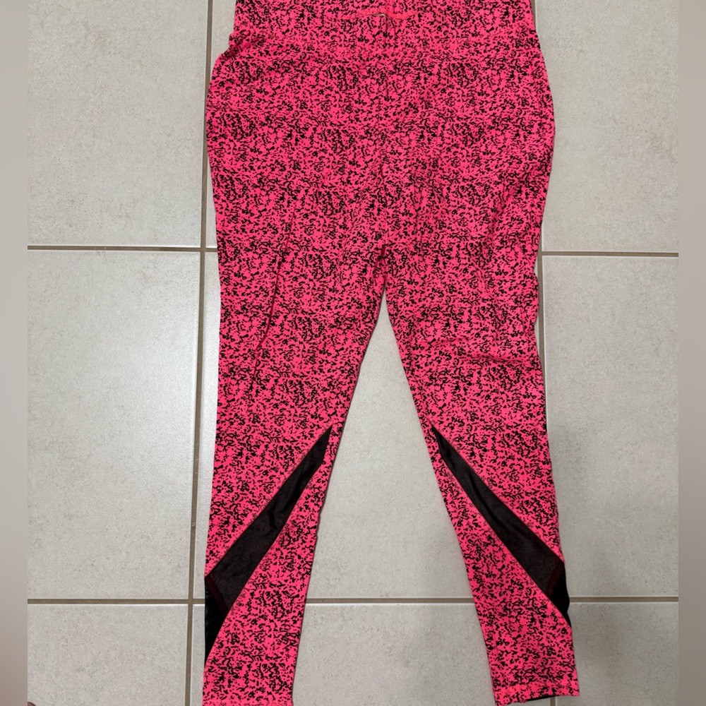 Livi Active Pink and Black Leggings